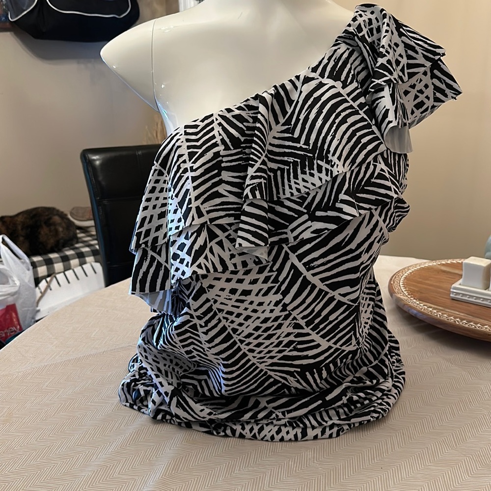 Cacique Black and White One-Shoulder Swim Top